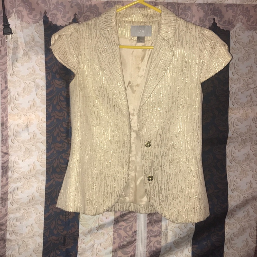 COPY - H&M short sleeve blazer in Size S